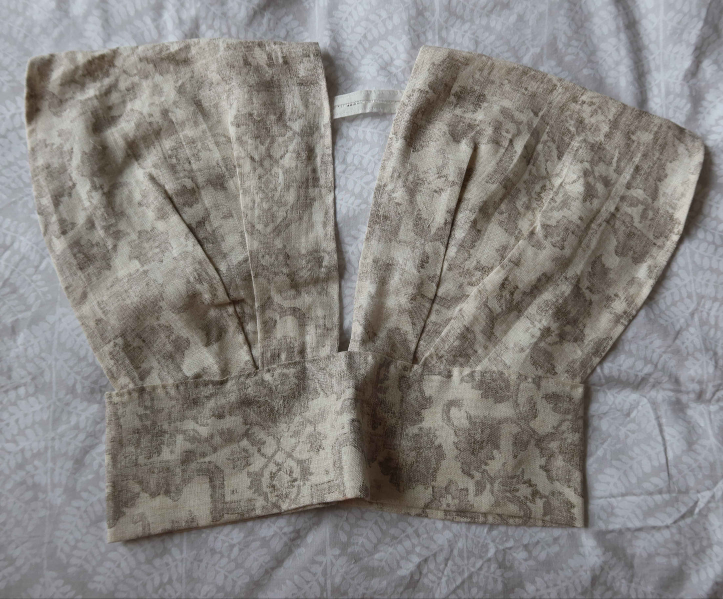 Upcycled Linen V-neck Top - Vintage Lace | Sustainable Fashion